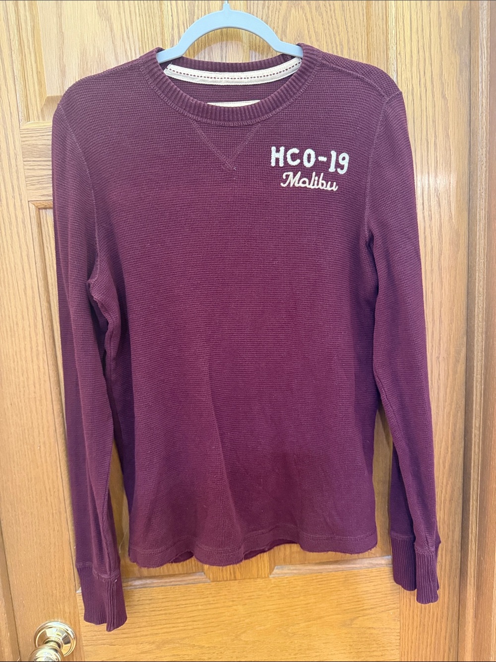 HOLLISTER Men’s Maroon Crewneck Waffle Thermal Distressed Hem Fall Shirt Sz M